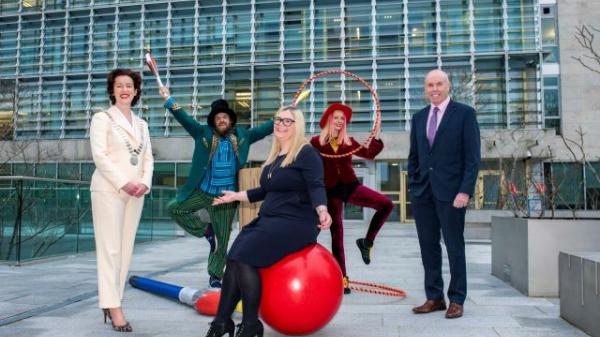 Mayor, Chief Executive and circus performers