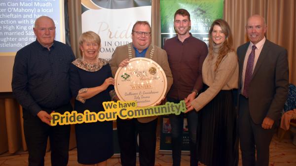 Mayor Collins presenting the Pride in County Cork Award to Ballineen and Enniskeane Tidy Towns Association