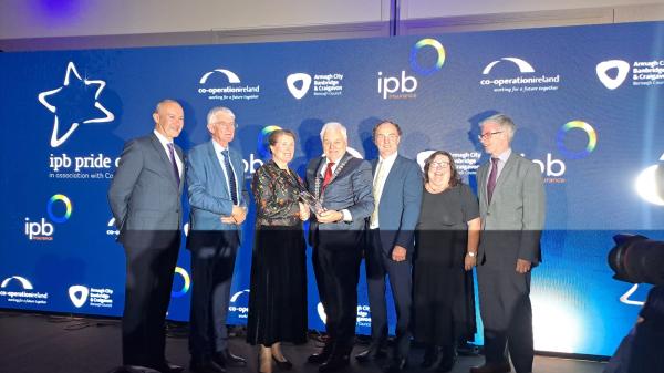 Cork County Council were announced as the winner of the overall award for ‘Council Community Engagement’. Pictured (L-R) Cllr Paul Hayes, Tom Dowling, Chair of Pride of Place, Jill Armstrong Deputy Lieutenant of the County of Armagh, Mayor of the County of Cork, Cllr. Frank O’Flynn, John Horgan Chair IBP, Aileen Walsh, Cork County Council, Niall Healy, Director of Service, Cork County Council.