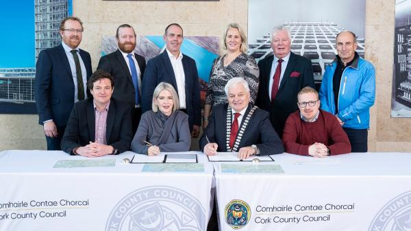 Pictured at the contract signing for the Skibbereen section of the West Cork Greenway are the Mayor of the County of Cork, Cllr. Frank O Flynn, Chief Executive of Cork County Council, Valerie O'Sullivan along with elected members and staff of the contractor AECOM-ROD Alliance.
