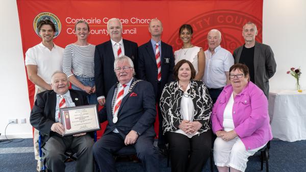 The Mayor, Chief Executive and Skibbereen rowers at civic reception.
