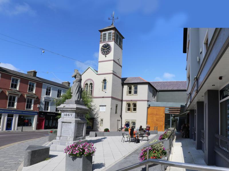 A building and statue