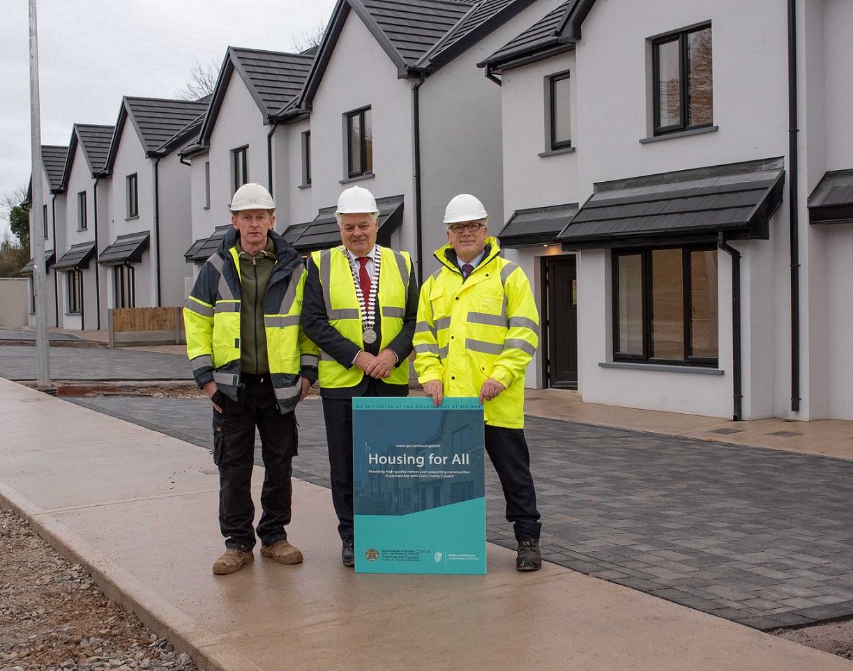 Mayor of County Cork Cllr. Frank O'Flynn, with Declan Magner, Project Manager Vella Homes and Maurice Manning, Director of Services Housing, Cork County Council at the Rathealy Affordable Housing Development.